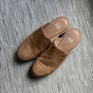 7 medium - Eileen Fisher Loti Tan Leather Clogs